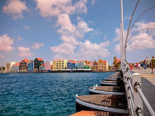 Tijdlijn emigreren naar Curaçao: wat regel je wanneer?